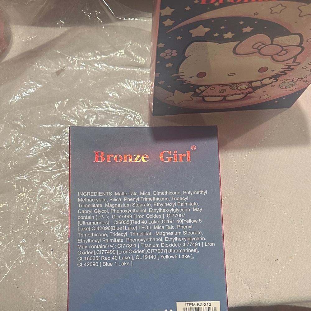 Hello Kitty Makeup Set - Pink and Blue - Picture 4 of 5